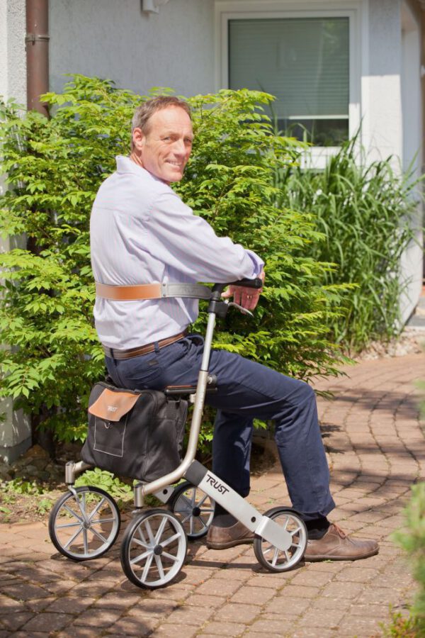 Rollator-LetsGo-Out-sanivita-wurst